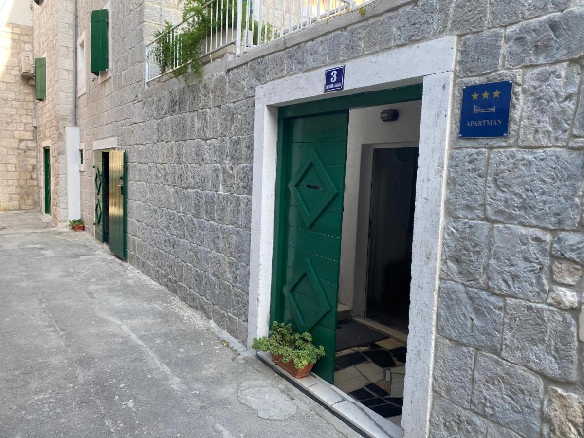 Apartment Stari Dvor Kaštela Exterior foto