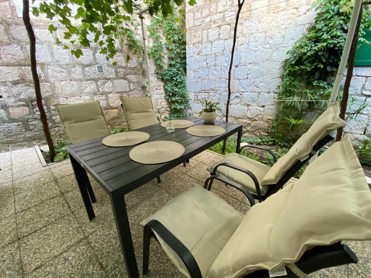 Apartment Stari Dvor Kaštela Exterior foto